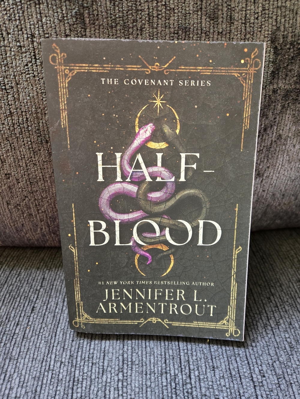 Half-Blood by Jennifer L. Armentrout - Paperback Sprayed Edge
